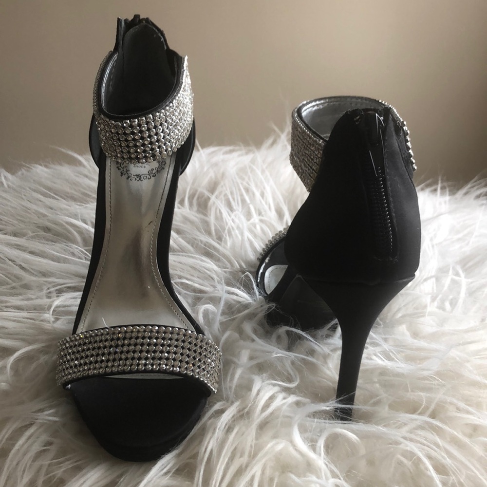 Shoes - Picture 2 of 3